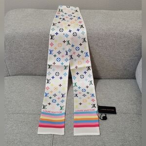 **SOLD***SALE* Skinny Scarf Twilly